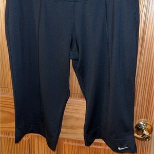 Nike size large Crop pants. Size women’s large
